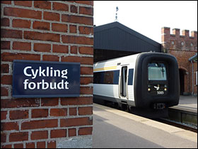 IC3 på Gedser station
Foto: Helge Bay, d. 10.08.2009