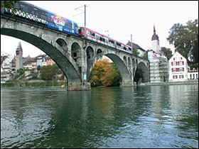 Letbanetog over floden i Obertor, Schweiz
Foto: Helge Bay d. 10.10.02